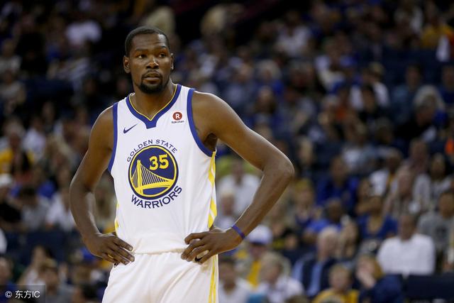 恩比德复出76人险胜雷霆 雄鹿爆冷不敌奇才